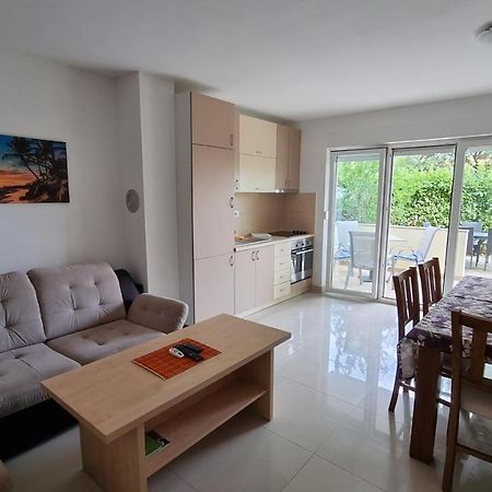 Apartments Bellator Šilo Eksteriør bilde