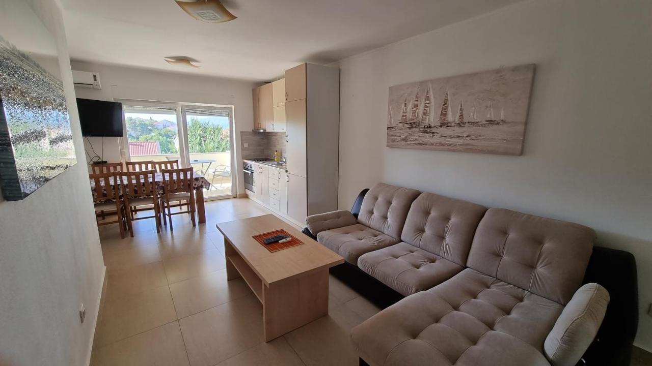 Apartments Bellator Šilo Eksteriør bilde