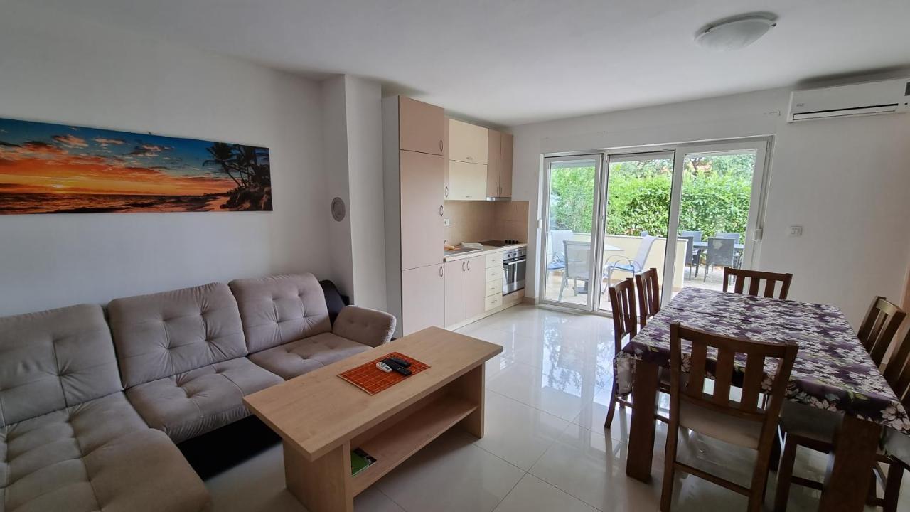 Apartments Bellator Šilo Eksteriør bilde