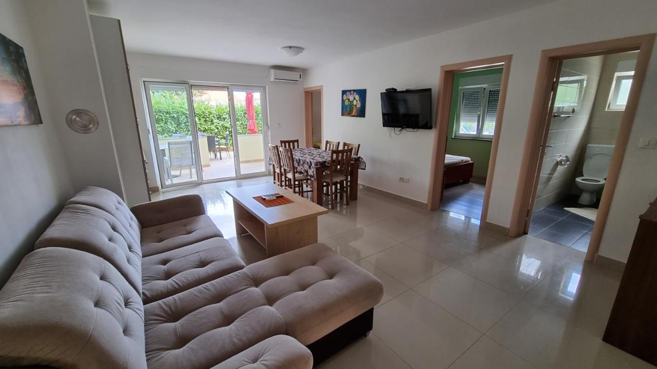 Apartments Bellator Šilo Eksteriør bilde