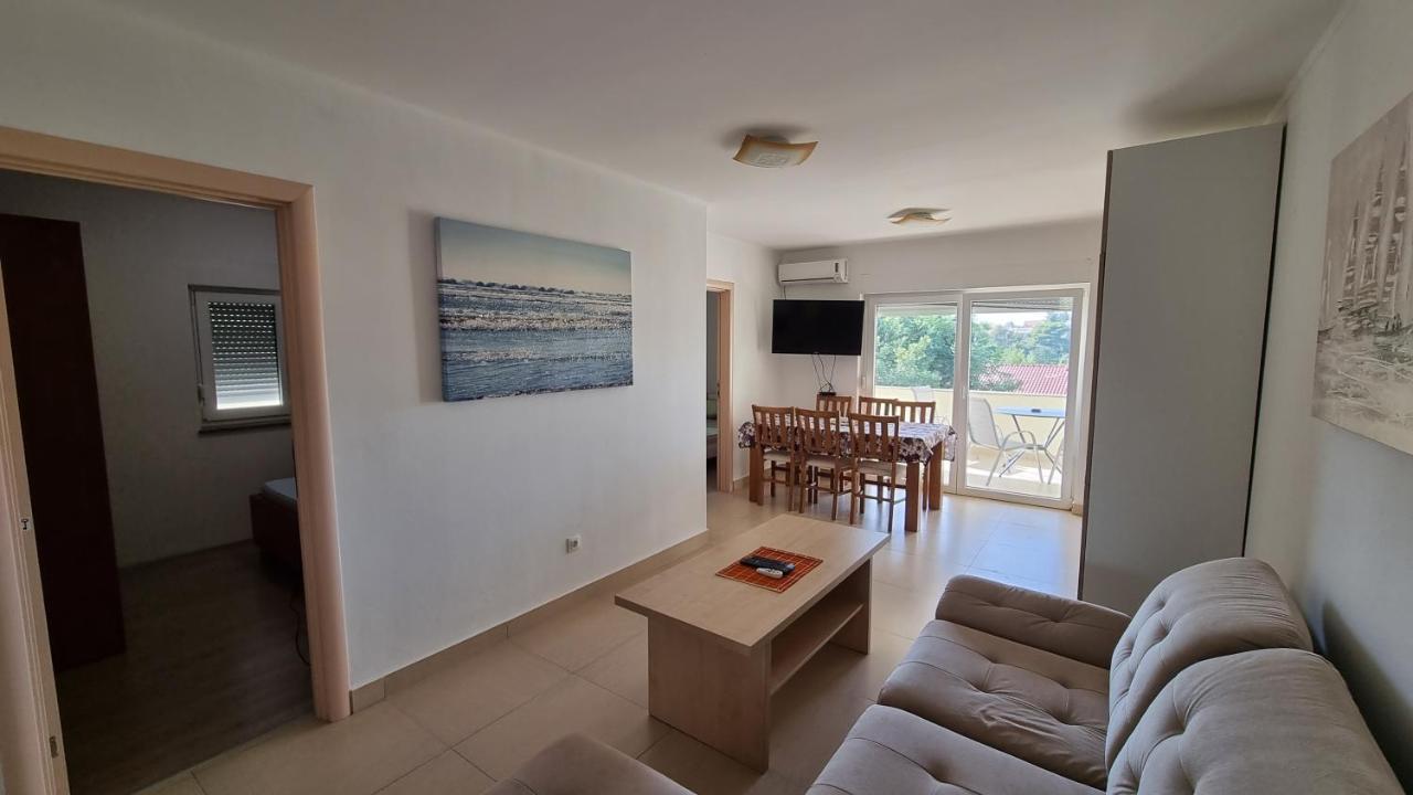 Apartments Bellator Šilo Eksteriør bilde