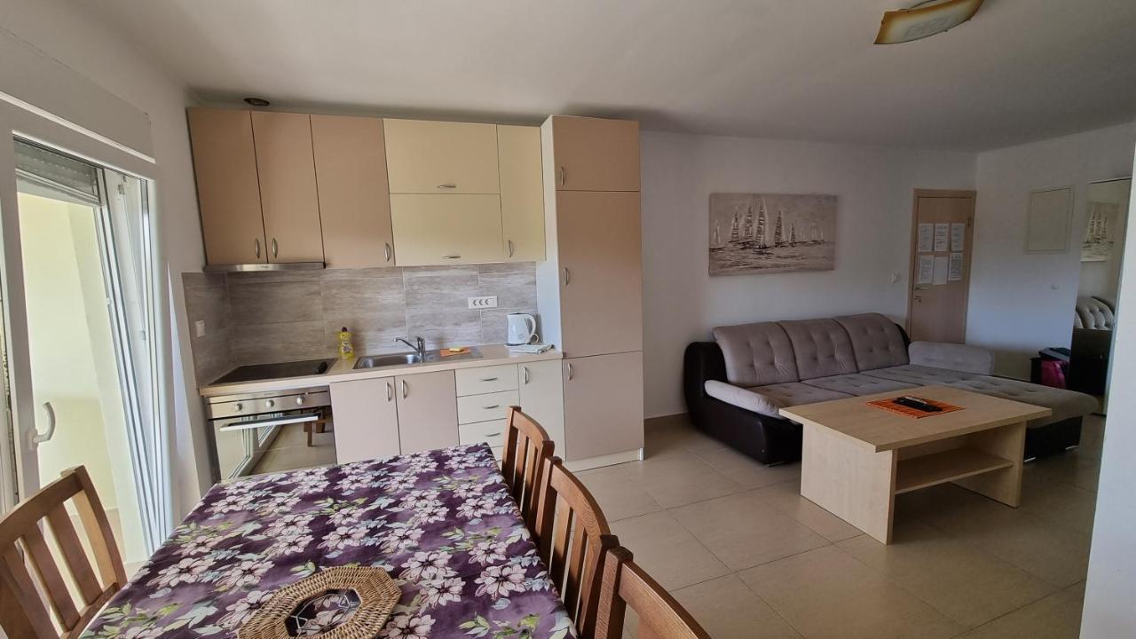 Apartments Bellator Šilo Eksteriør bilde