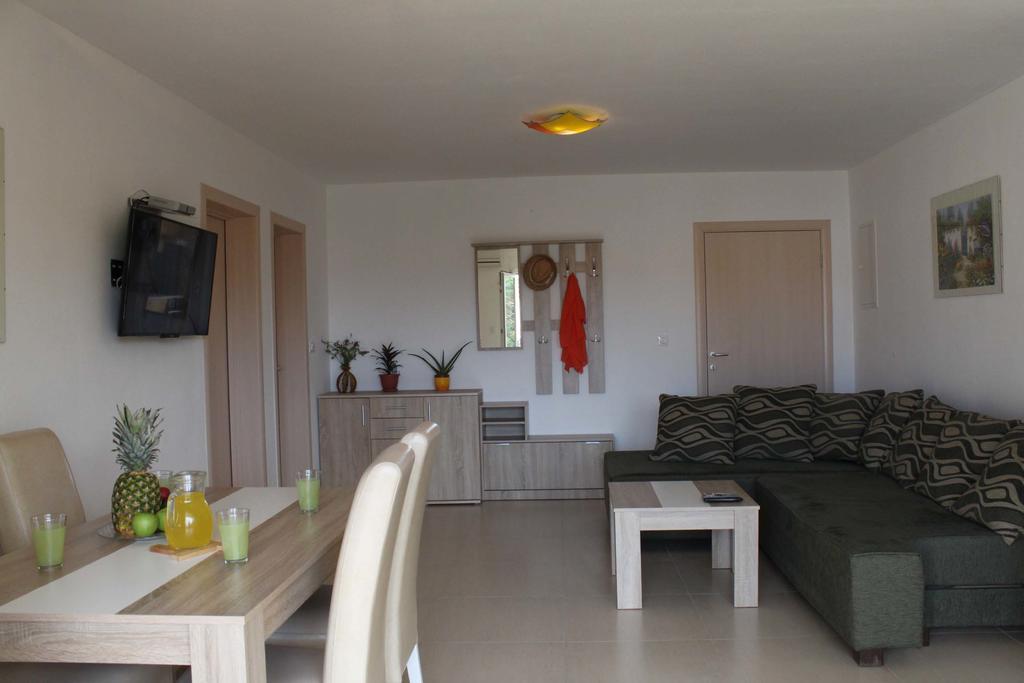 Apartments Bellator Šilo Eksteriør bilde