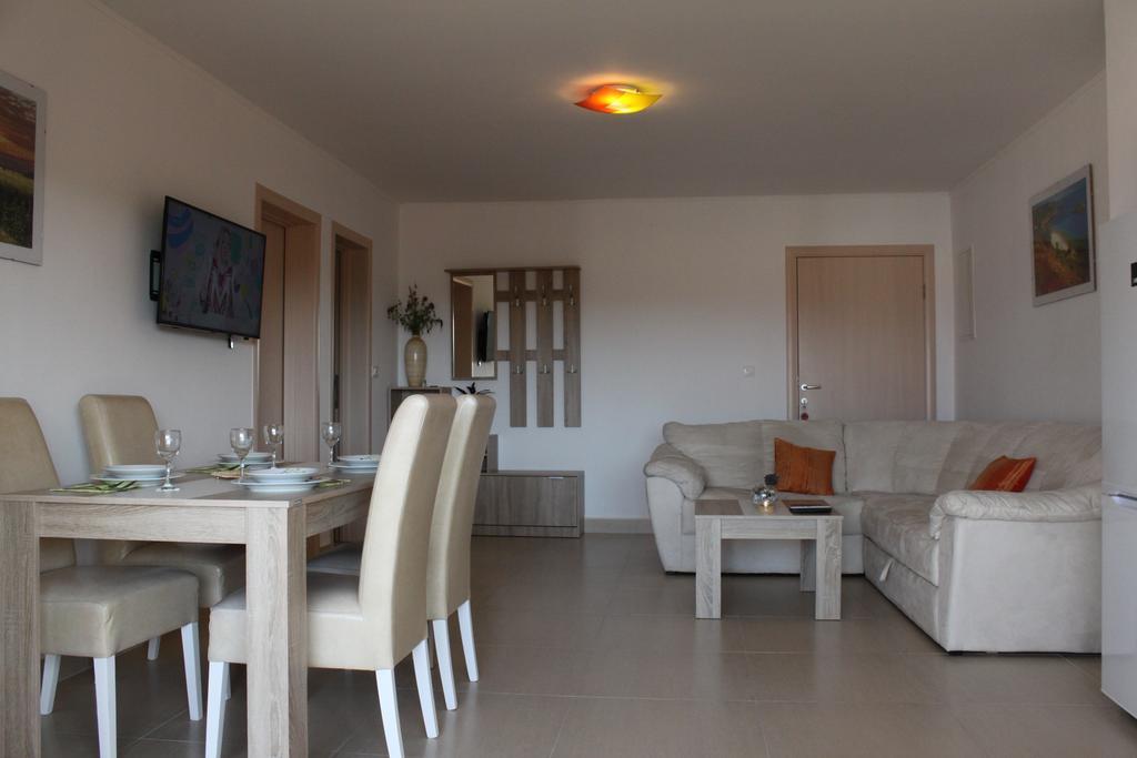 Apartments Bellator Šilo Eksteriør bilde
