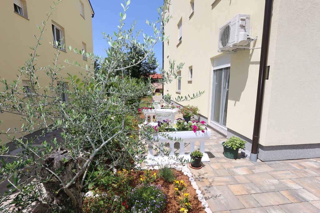 Apartments Bellator Šilo Eksteriør bilde