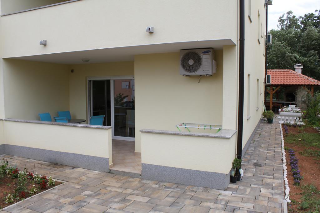 Apartments Bellator Šilo Eksteriør bilde