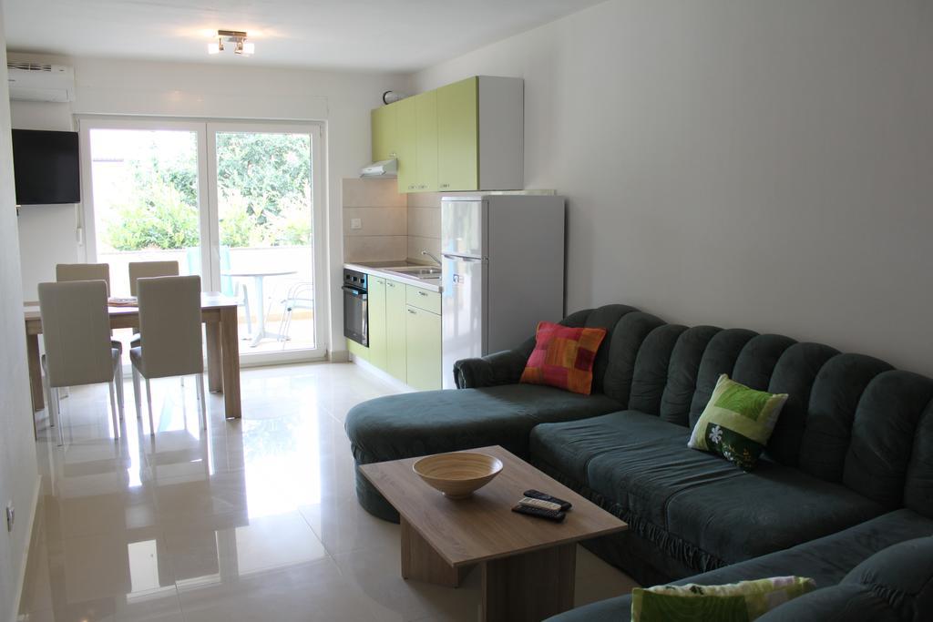 Apartments Bellator Šilo Eksteriør bilde
